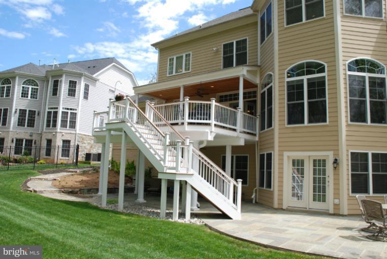 327 Reserve Gate Terrace Silver Spring, MD 20905 - Photo 22 of 28 Exterior (Rear)