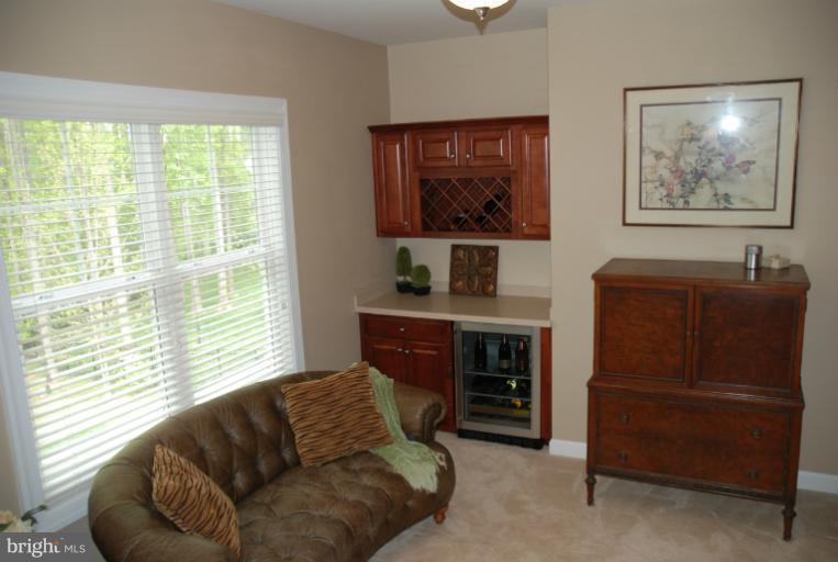 327 Reserve Gate Terrace Silver Spring, MD 20905 - Photo 26 of 28 Ensuite with wine bar