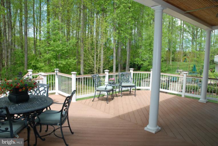327 Reserve Gate Terrace Silver Spring, MD 20905 - Photo 4 of 28 Covered Deck