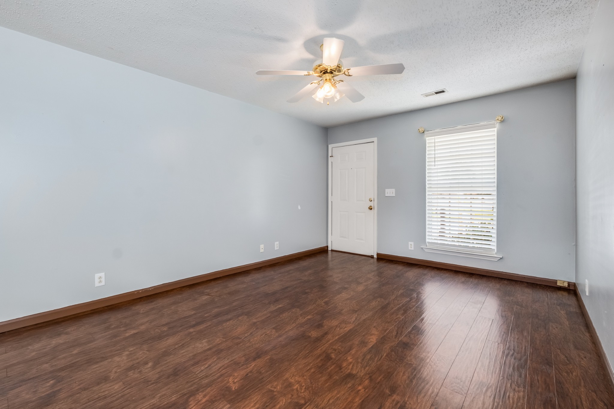 2131 South Rutherford Boulevard Murfreesboro, TN 37130 - Photo 3 of 25 Gallery Image 3