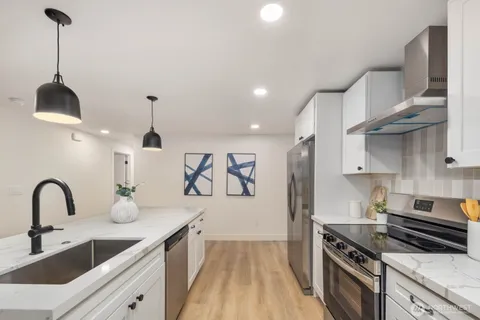 $999,999 | 10459 Northeast 142nd Street, Kirkland, WA 98034