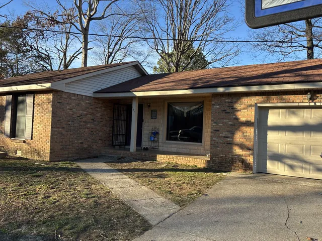 $290,000 | 157 Southside Road, Cunningham, TN 37052