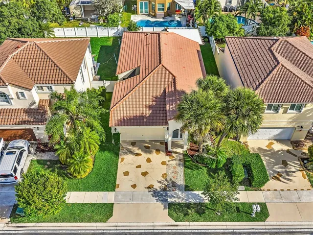 $4,000 | 357 Northwest 154 Avenue, Pembroke Pines, FL 33028