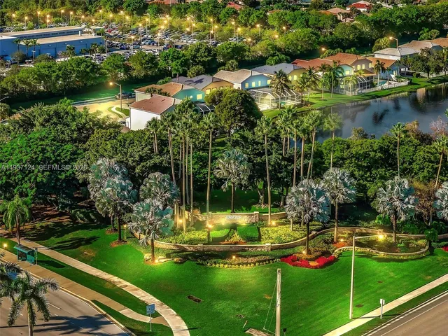 $4,000 | 357 Northwest 154 Avenue, Pembroke Pines, FL 33028