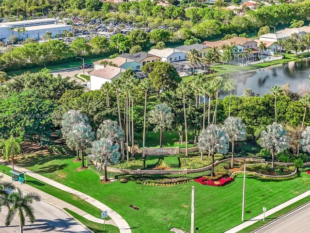 $4,000 | 357 Northwest 154 Avenue, Pembroke Pines, FL 33028