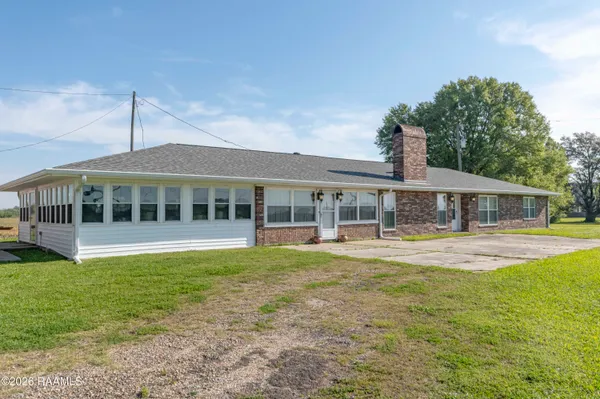$345,000 | 13132 Veterans Memorial Drive, Abbeville, LA 70510