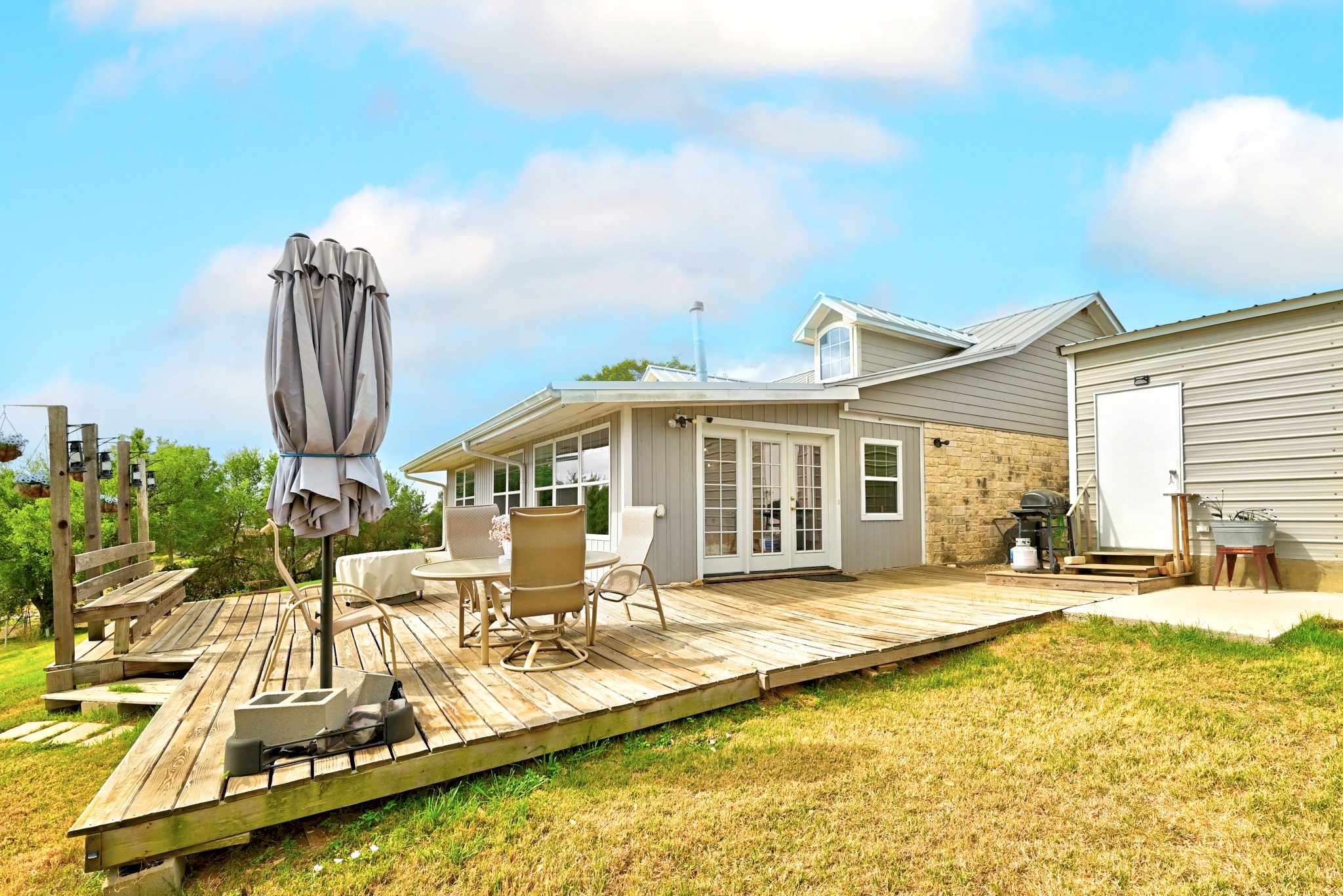 127 KLBJ Road Smithville, TX 78957 - Photo 2 of 39