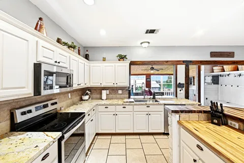 $489,000 | 127 KLBJ Road, Smithville, TX 78957