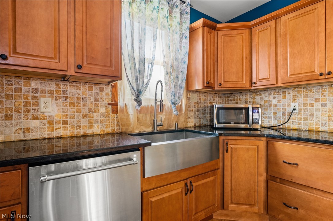 440 Ewing Road Youngstown, OH 44512 - Photo 8 of 21 Gallery Image 8