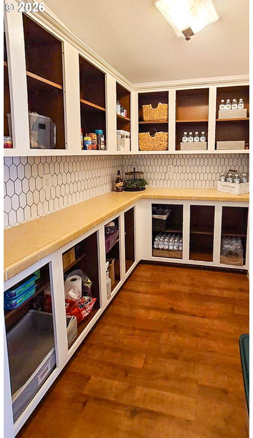 6710 Jake Road Klamath Falls, OR 97601 - Photo 12 of 37 Pantry