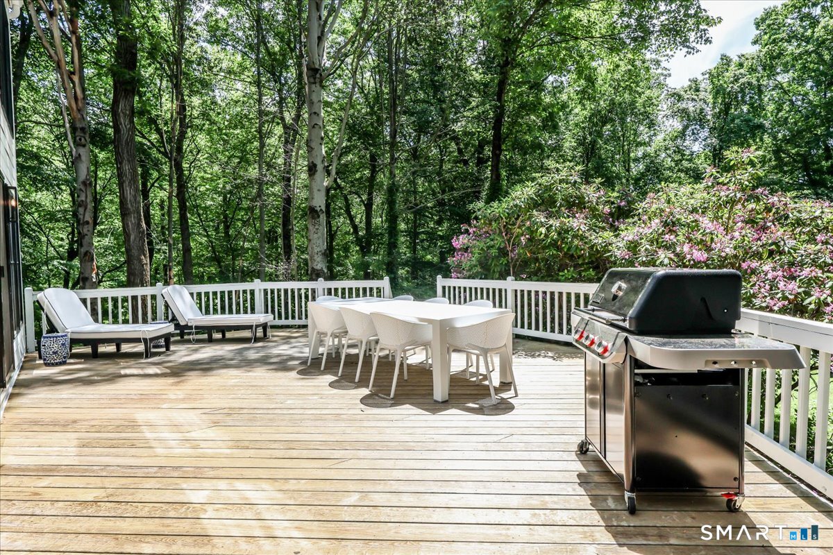 256 Wilton Road East Ridgefield, CT 06877 - Photo 33 of 40