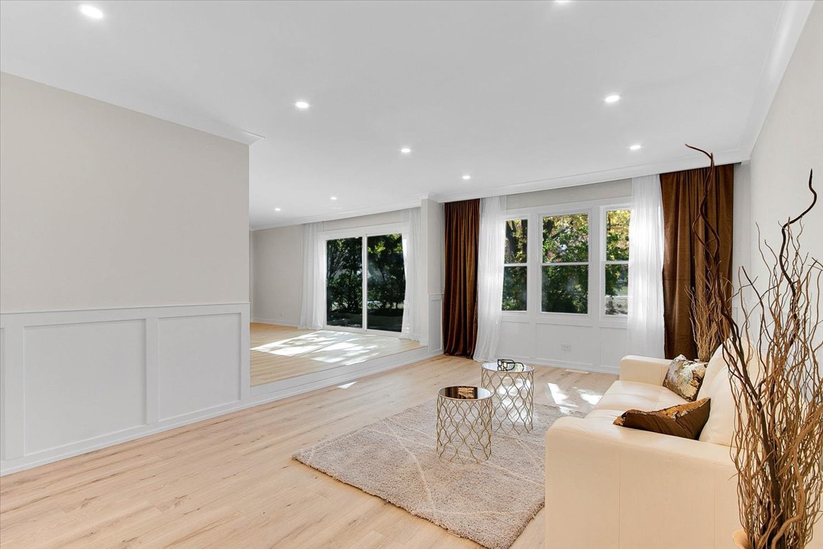 6705 Breckenridge Road Lisle, IL 60532 - Photo 26 of 41 a view of a livingroom with furniture window and wooden floor