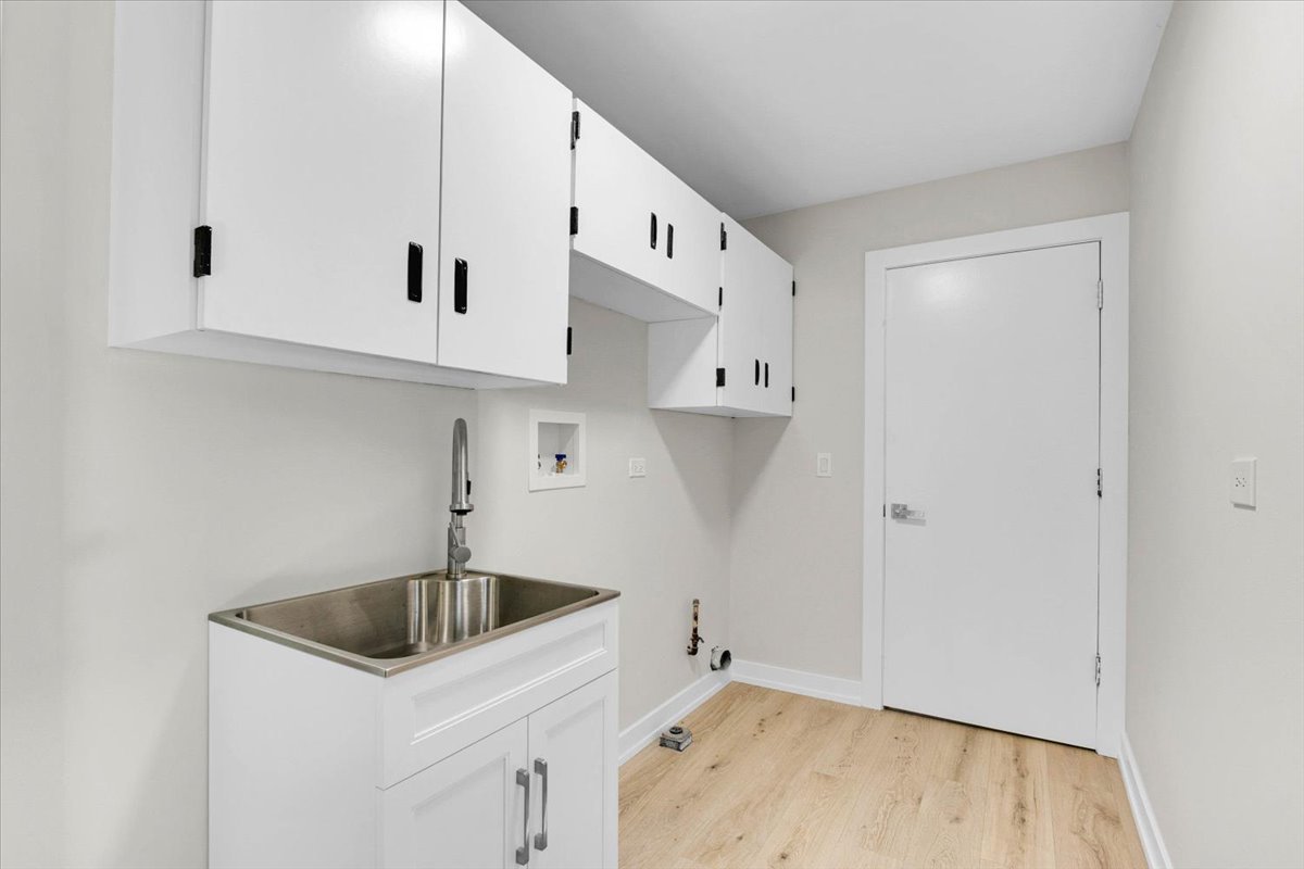 6705 Breckenridge Road Lisle, IL 60532 - Photo 31 of 41 a view of kitchen with sink and cabinets