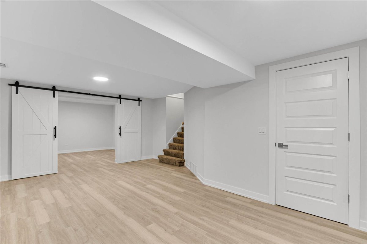 6705 Breckenridge Road Lisle, IL 60532 - Photo 33 of 41 a view of an empty room