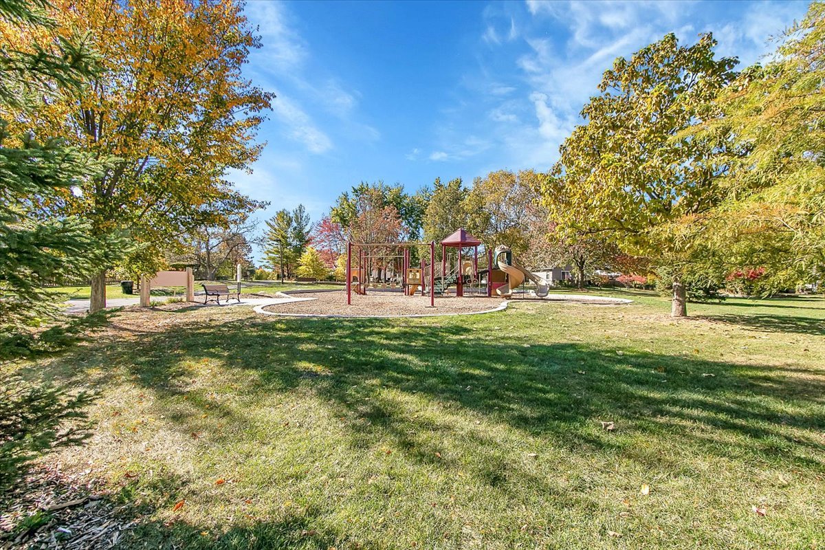 6705 Breckenridge Road Lisle, IL 60532 - Photo 40 of 41 a view of yard with green space