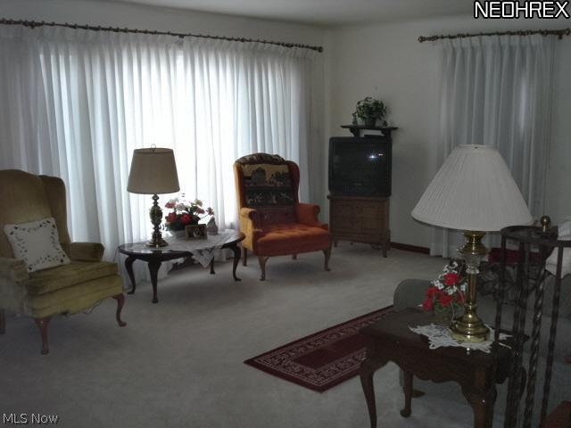 2419 Keystone Road Cleveland, OH 44134 - Photo 4 of 17 Large Living Room