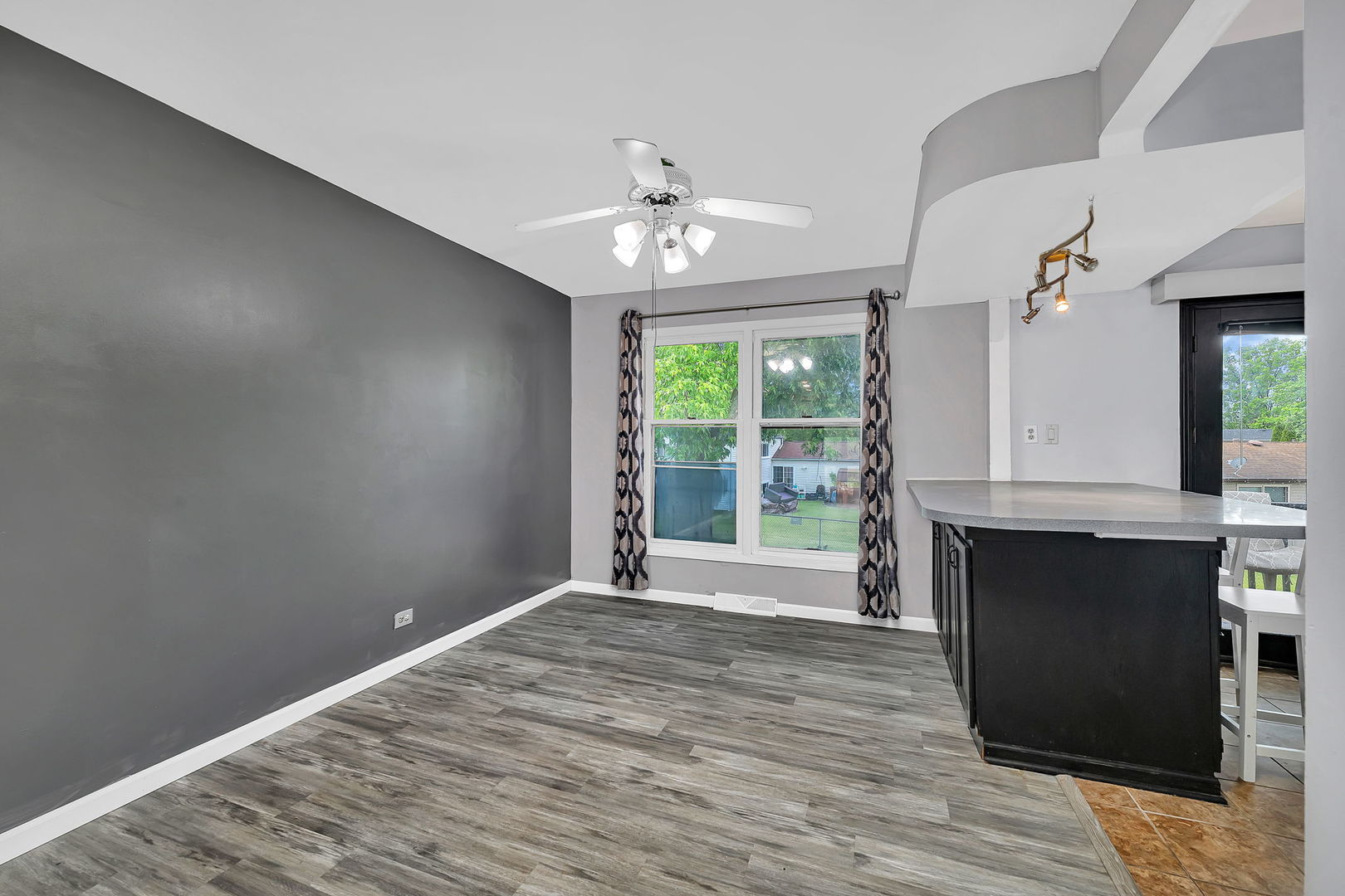 551 Falconridge Way Bolingbrook, IL 60440 - Photo 7 of 28