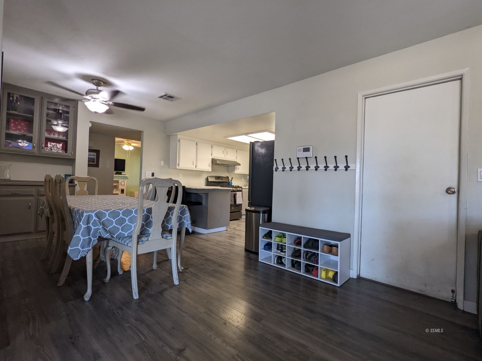 701 West Wasp Avenue Ridgecrest, CA 93555 - Photo 10 of 37