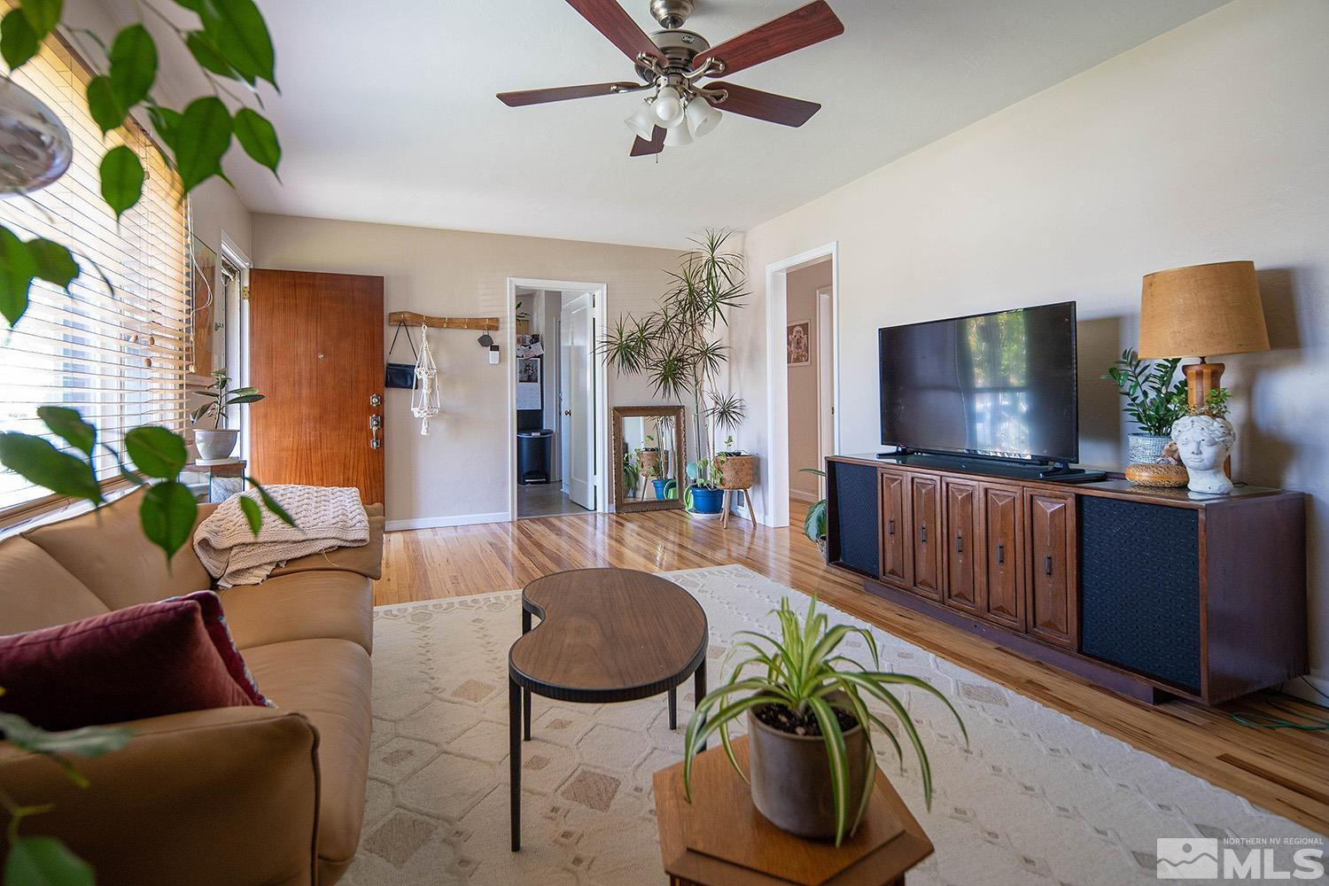 70 Raymond Drive Reno, NV 89503 - Photo 4 of 29 Photo 4