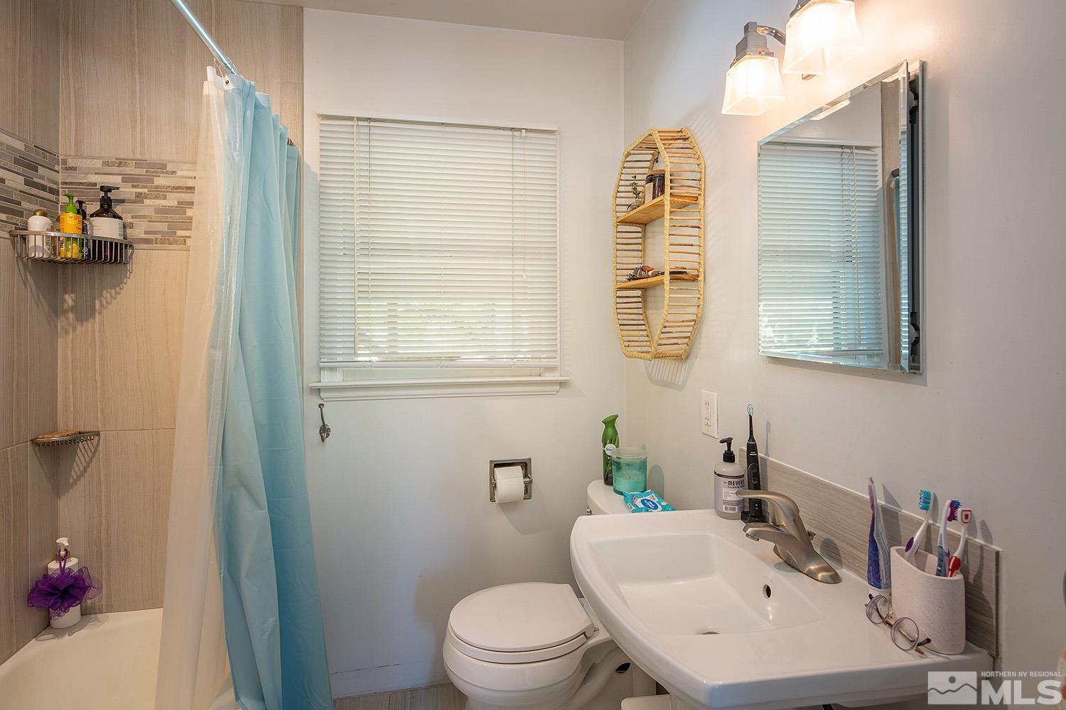 70 Raymond Drive Reno, NV 89503 - Photo 9 of 29 Photo 9