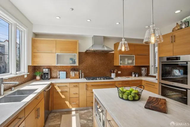 $5,950,000 | 2550 Greenwich Street, San Francisco, CA 94123