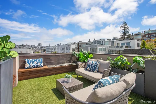$5,950,000 | 2550 Greenwich Street, San Francisco, CA 94123