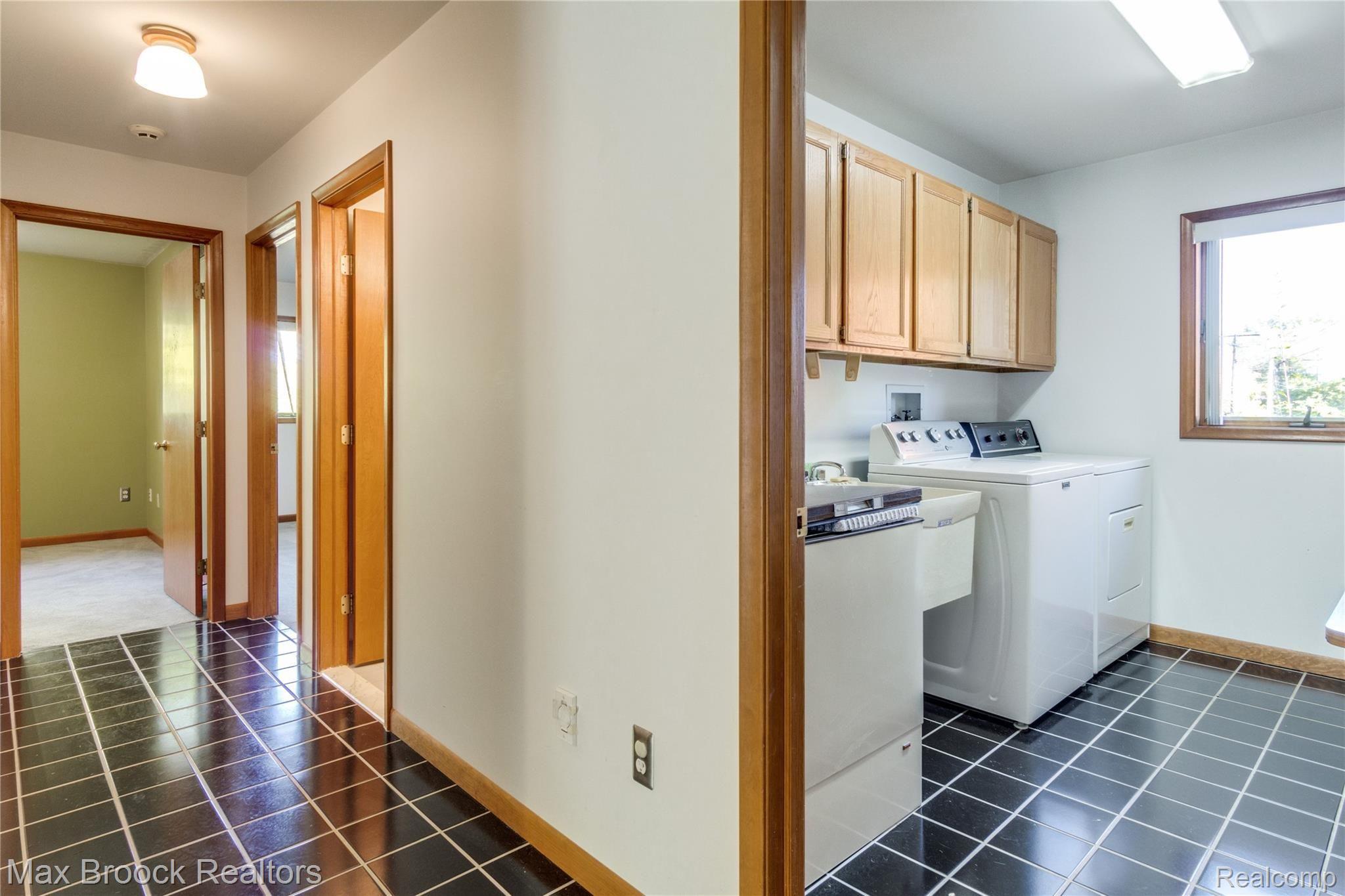 919 Spring Street Howell, MI 48843 - Photo 19 of 43 Interiors (17 of 35).jpg