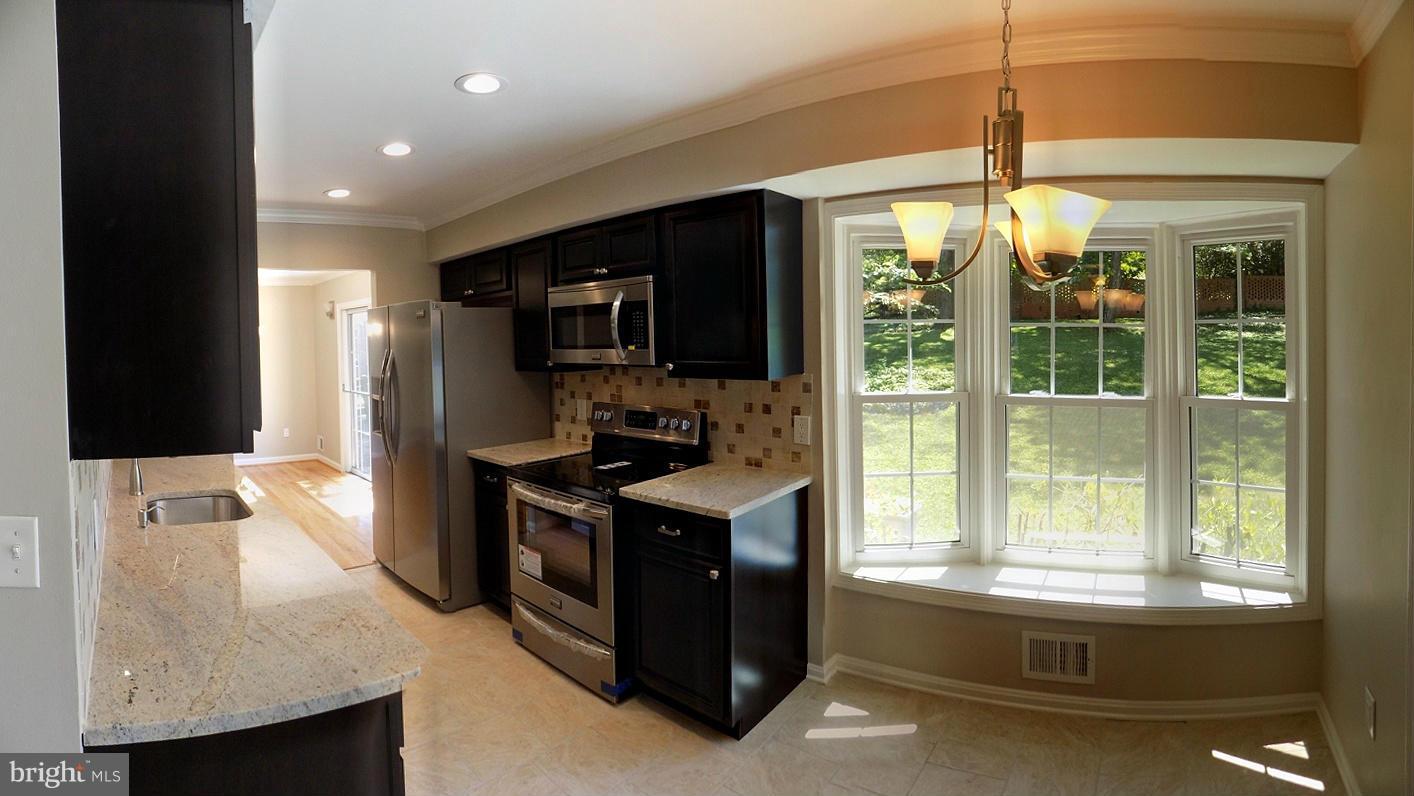 8403 Margate Road Upper Marlboro, MD 20772 - Photo 2 of 30 Kitchen
