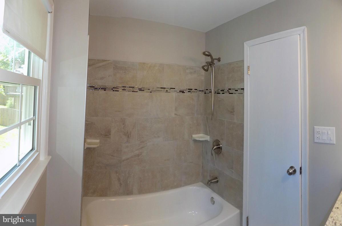 8403 Margate Road Upper Marlboro, MD 20772 - Photo 13 of 30 Hallway Full Bath