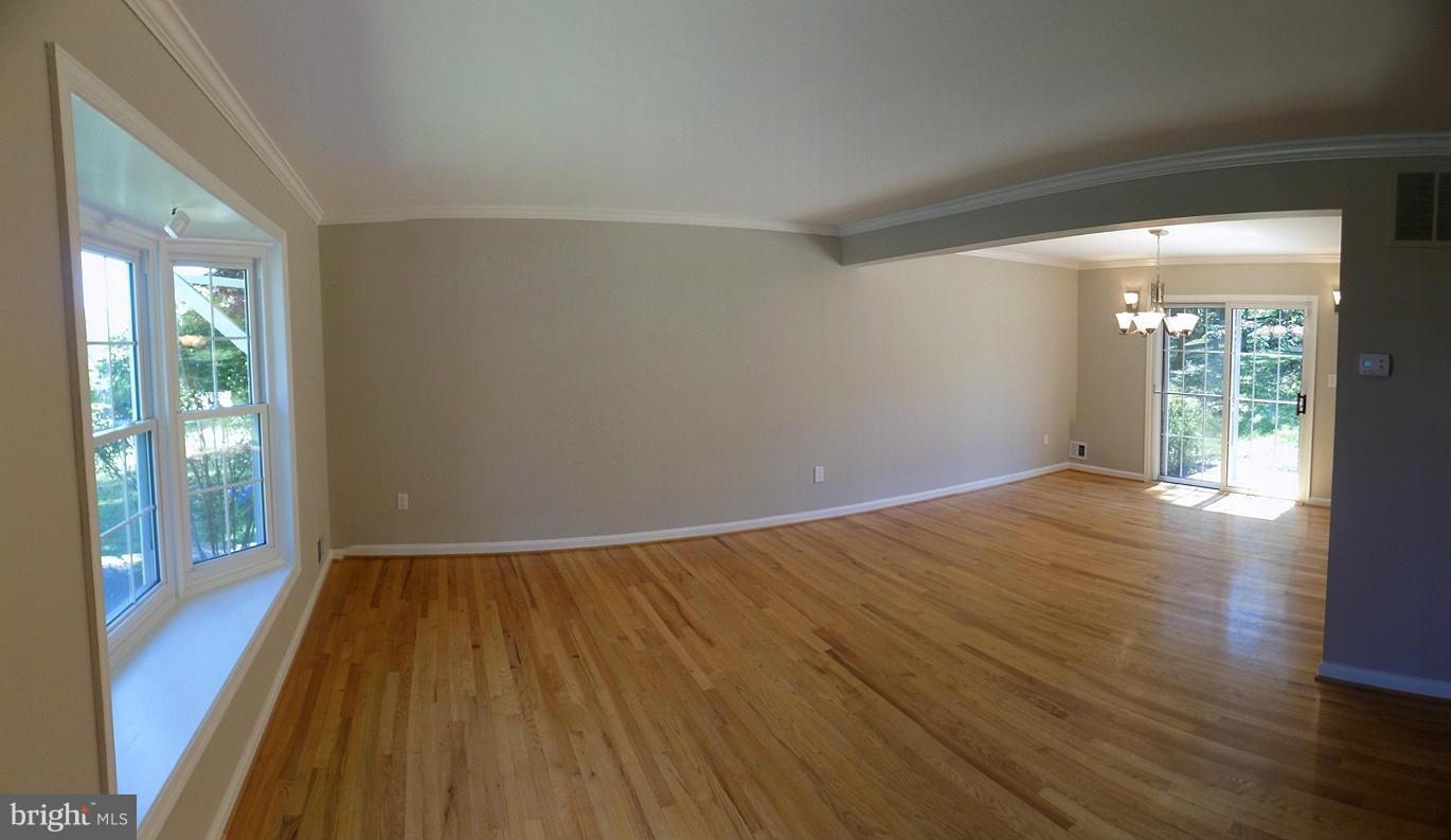 8403 Margate Road Upper Marlboro, MD 20772 - Photo 22 of 30 Living Room