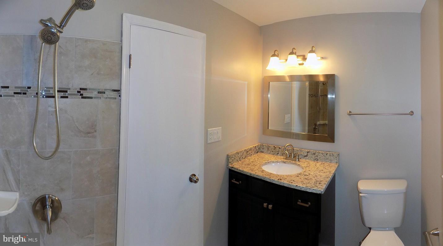 8403 Margate Road Upper Marlboro, MD 20772 - Photo 28 of 30 Hallway Full Bathroom