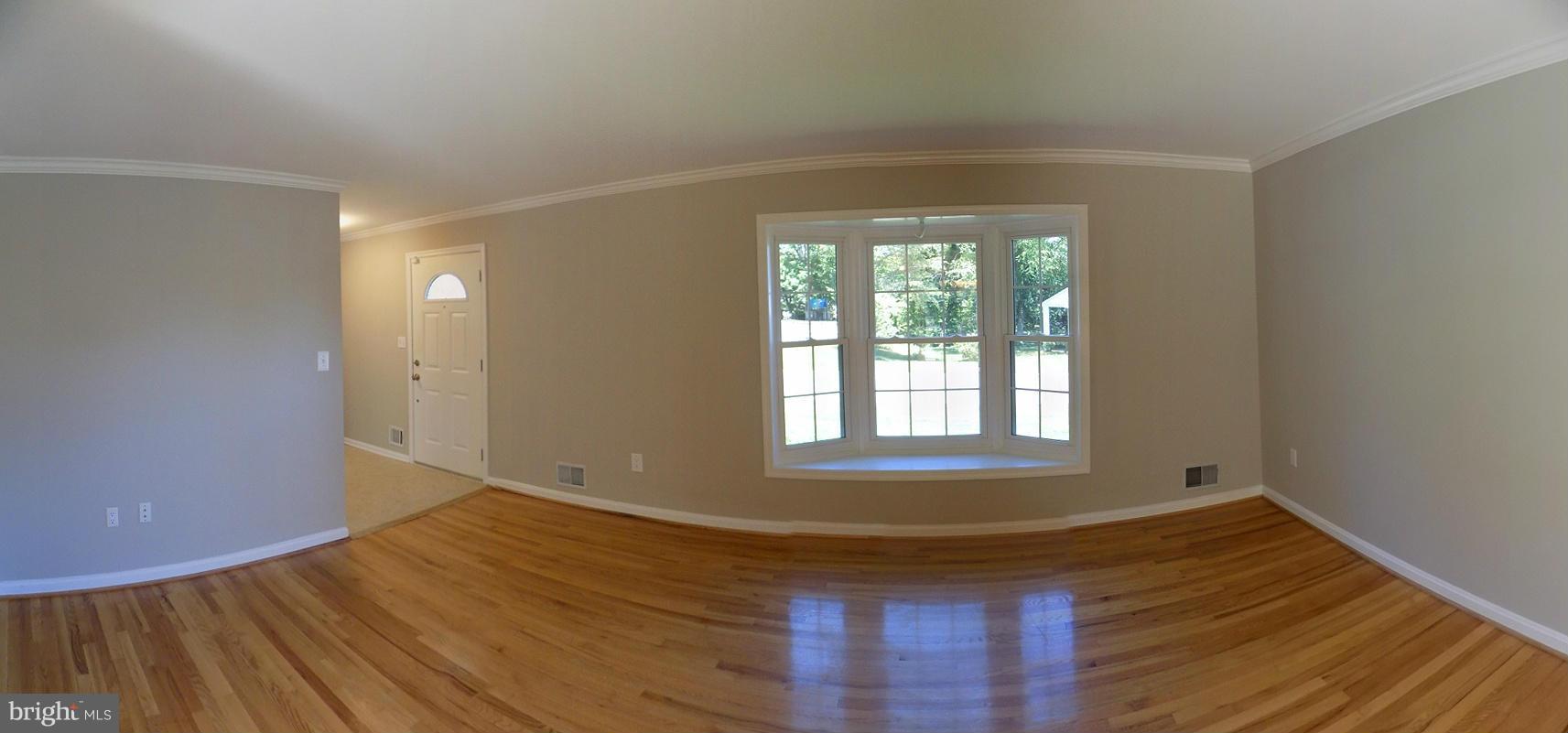 8403 Margate Road Upper Marlboro, MD 20772 - Photo 5 of 30 Living Room
