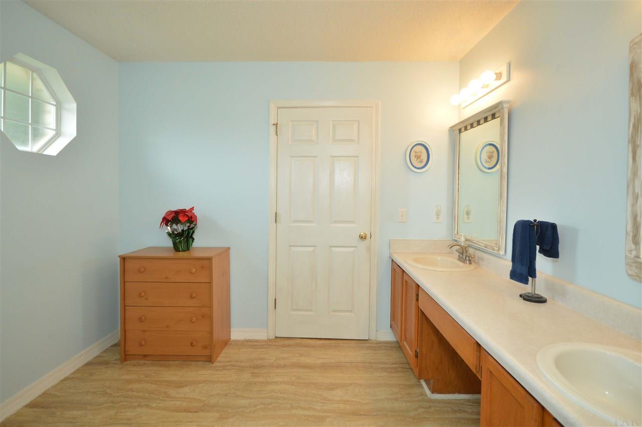 5765 Admirals Road Milton, FL 32583 - Photo 21 of 41 Gallery Image 21