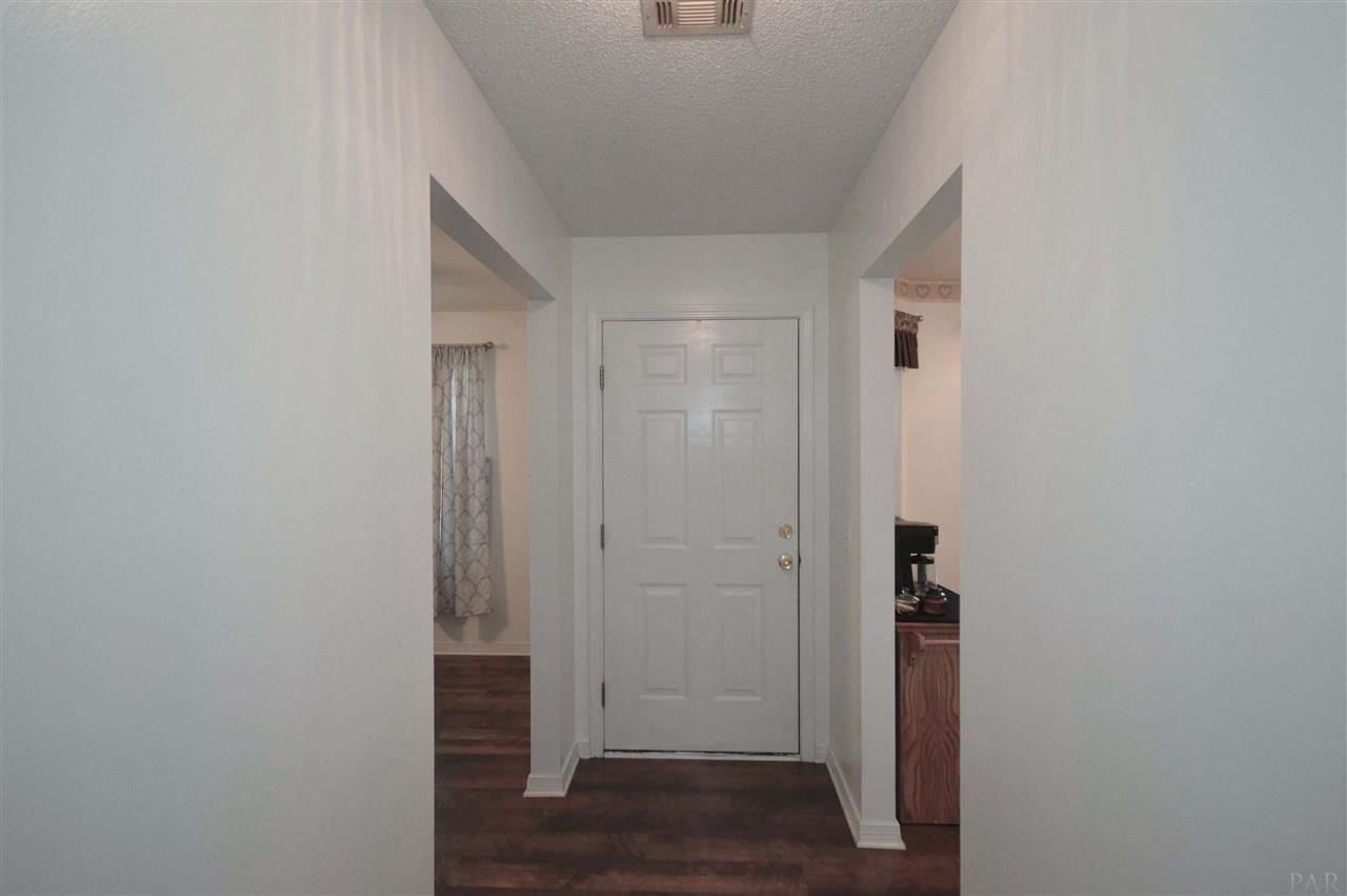 5765 Admirals Road Milton, FL 32583 - Photo 6 of 41 Gallery Image 6