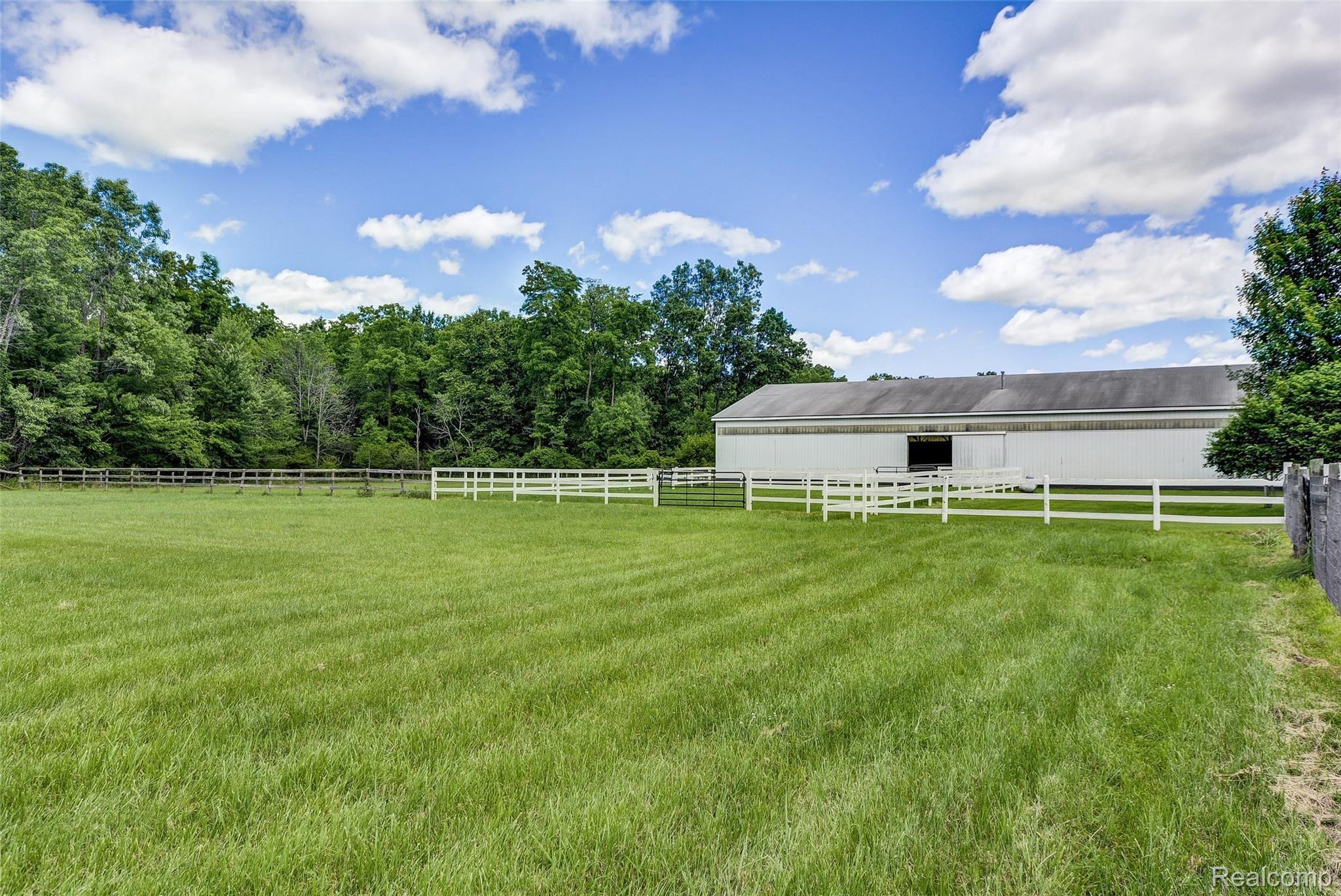 4408 Ellis Road Fowlerville, MI 48836 - Photo 51 of 72 4408_Ellis_67.jpg
