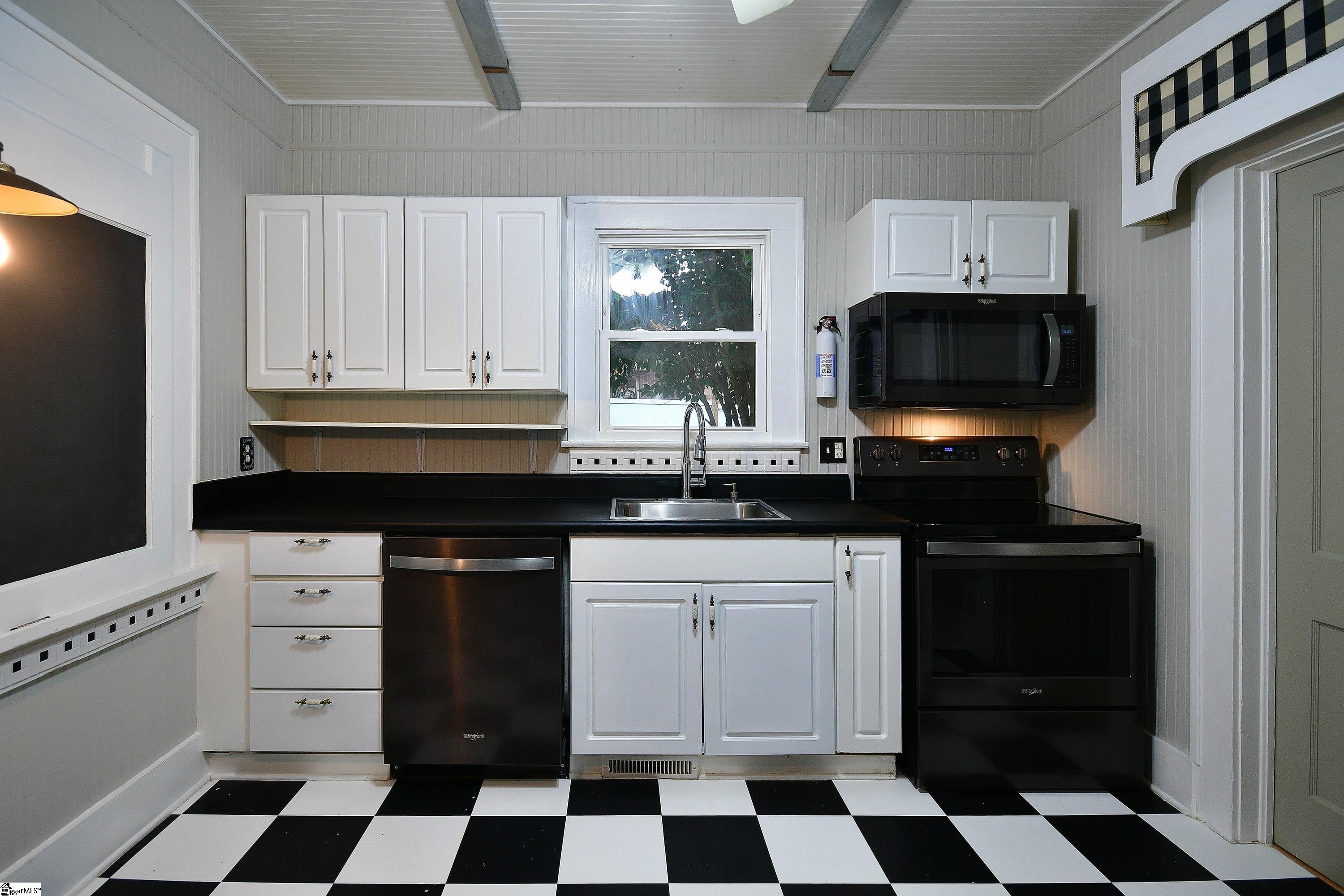 209 Memorial Drive Greer, SC 29650 - Photo 14 of 36 Gallery Image 14
