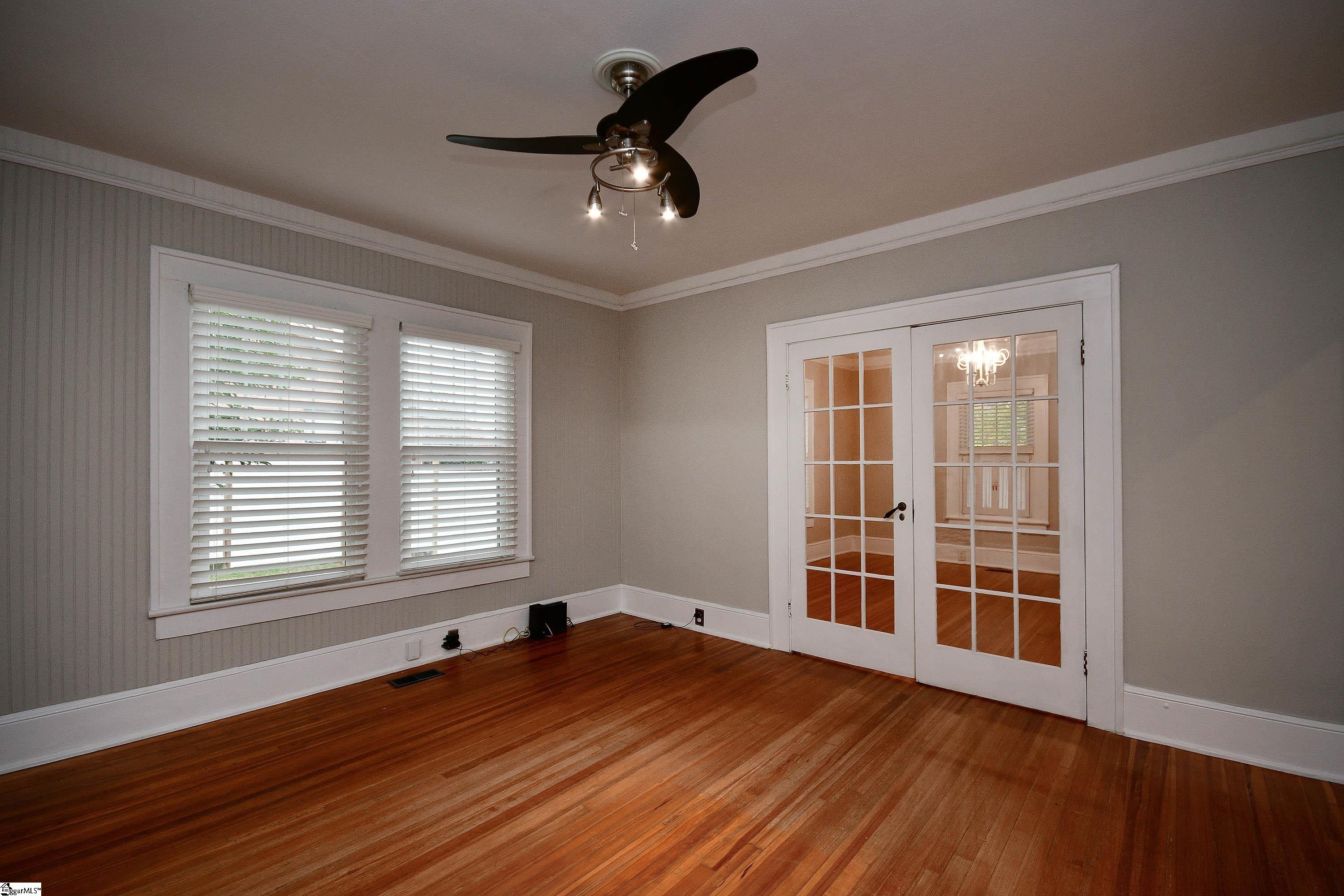 209 Memorial Drive Greer, SC 29650 - Photo 8 of 36 Gallery Image 8