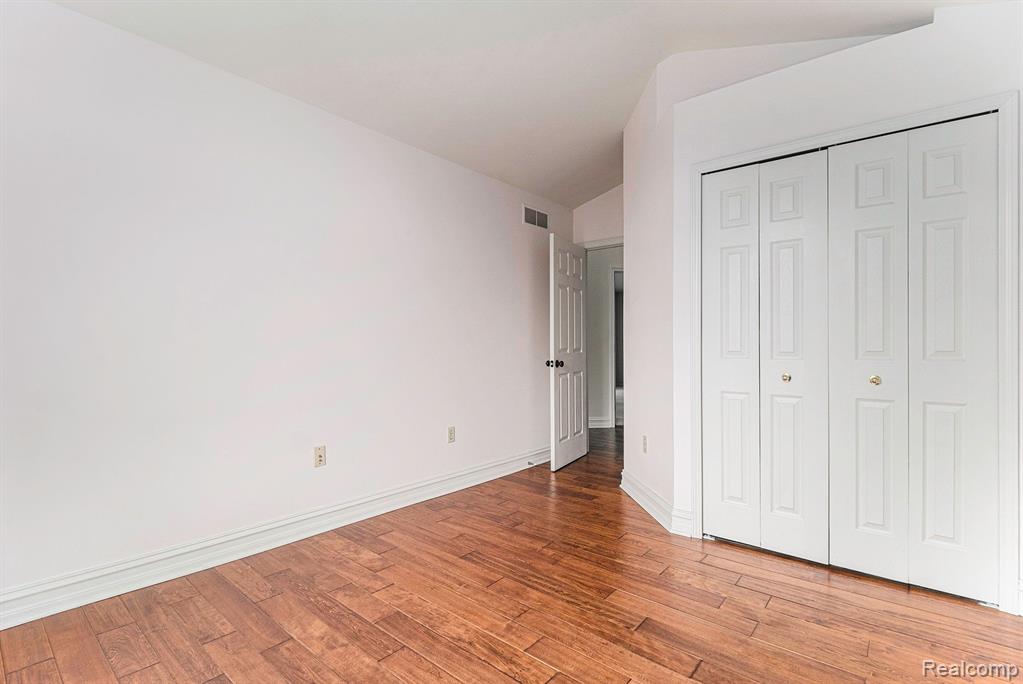 4670 Covington Court Rochester, MI 48306 - Photo 25 of 39
