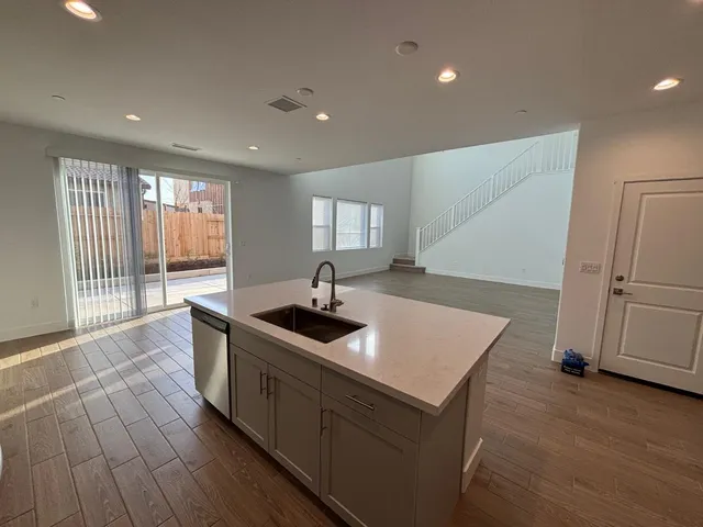 $3,300 | 2909 East Corteza Drive, Fresno, CA 93730