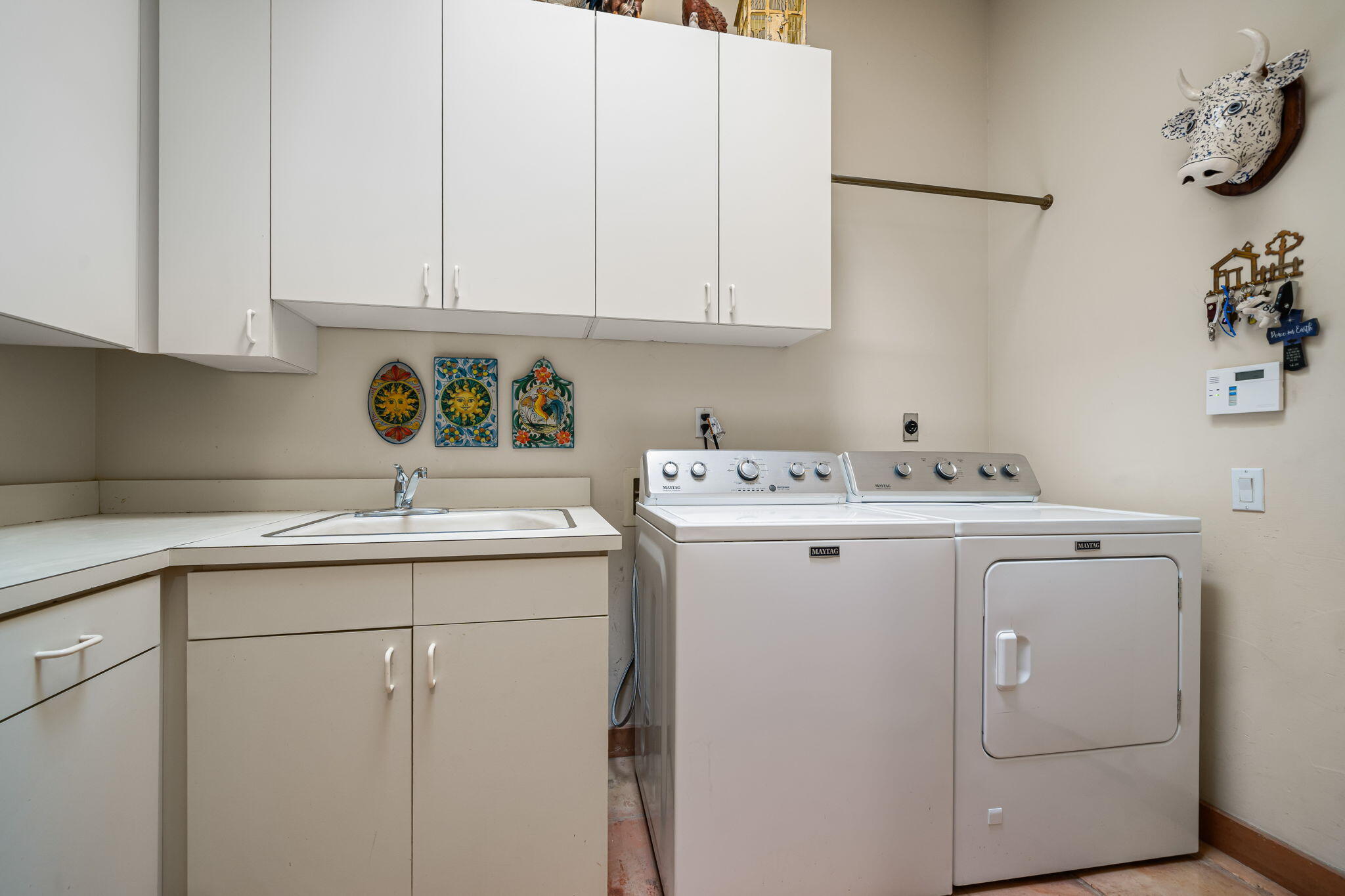 45595 Apache Road Indian Wells, CA 92210 - Photo 58 of 58 a utility room with dryer and washer