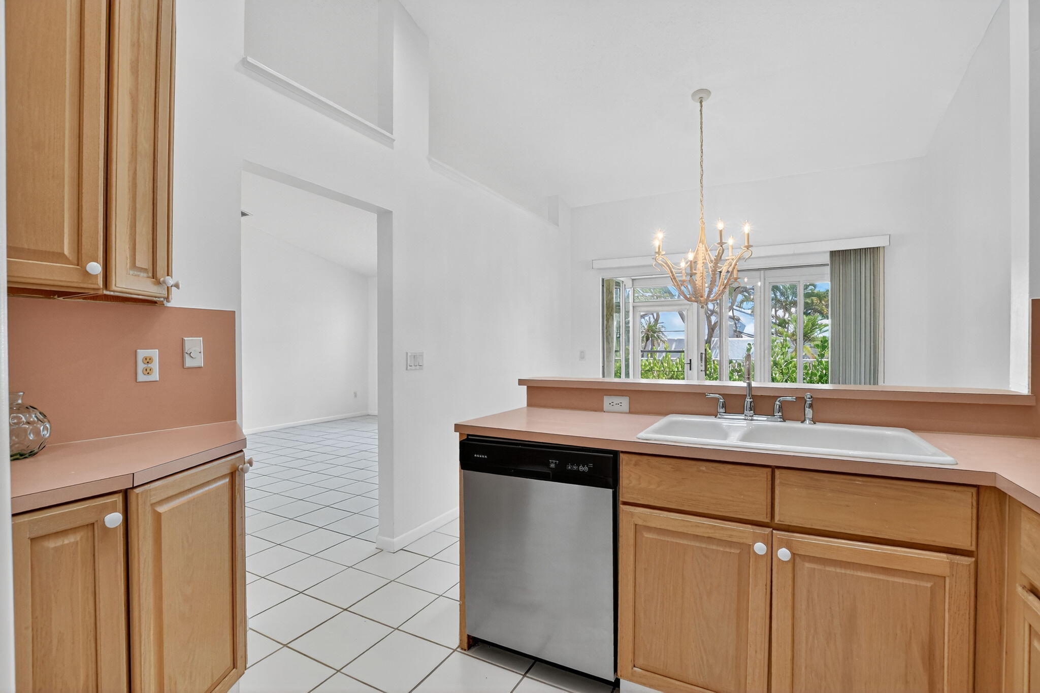 17215 Boca Club Boulevard, Unit 2 Boca Raton, FL 33487 - Photo 16 of 35 Kitchen
