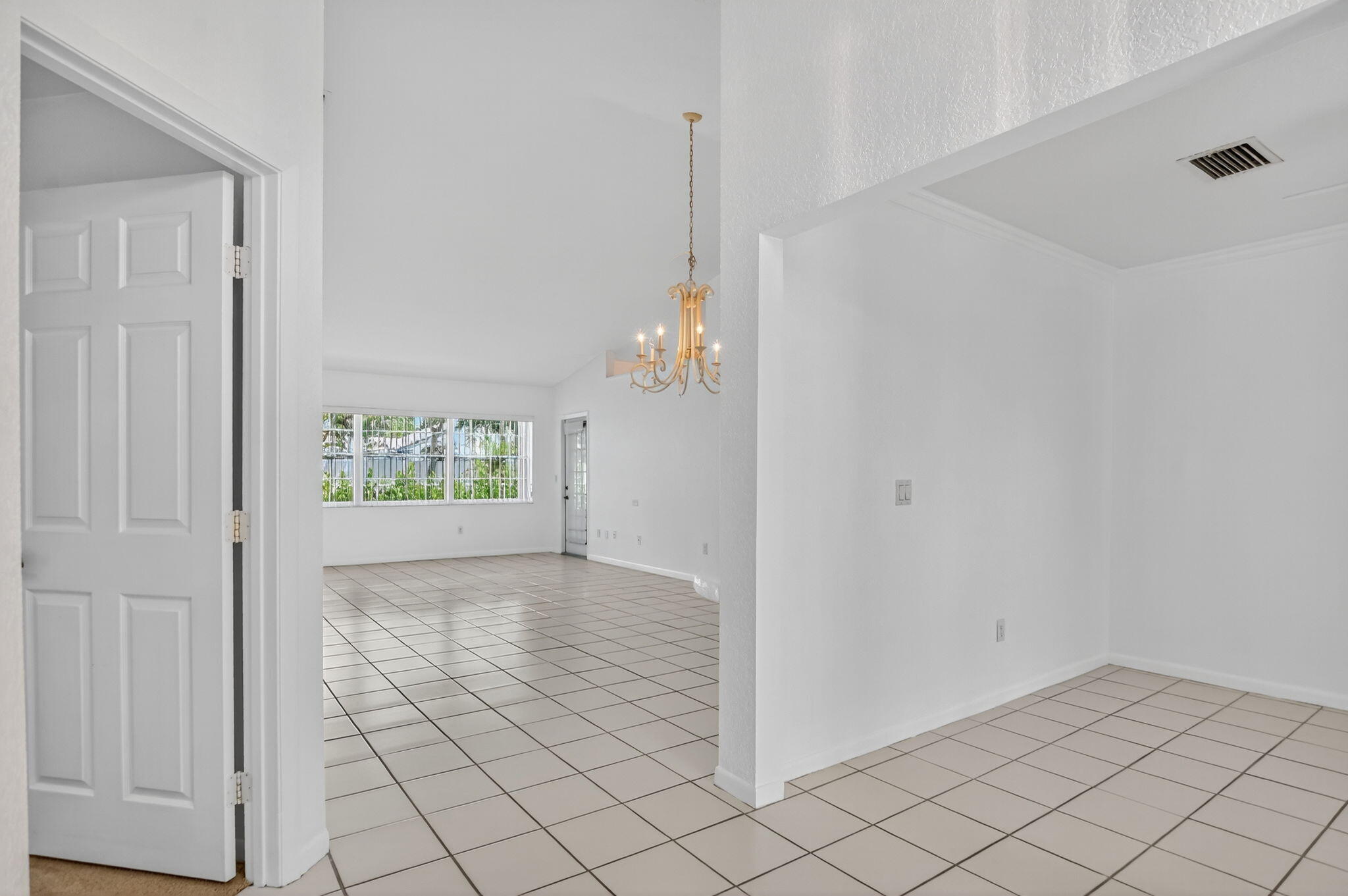 17215 Boca Club Boulevard, Unit 2 Boca Raton, FL 33487 - Photo 4 of 35 Entry
