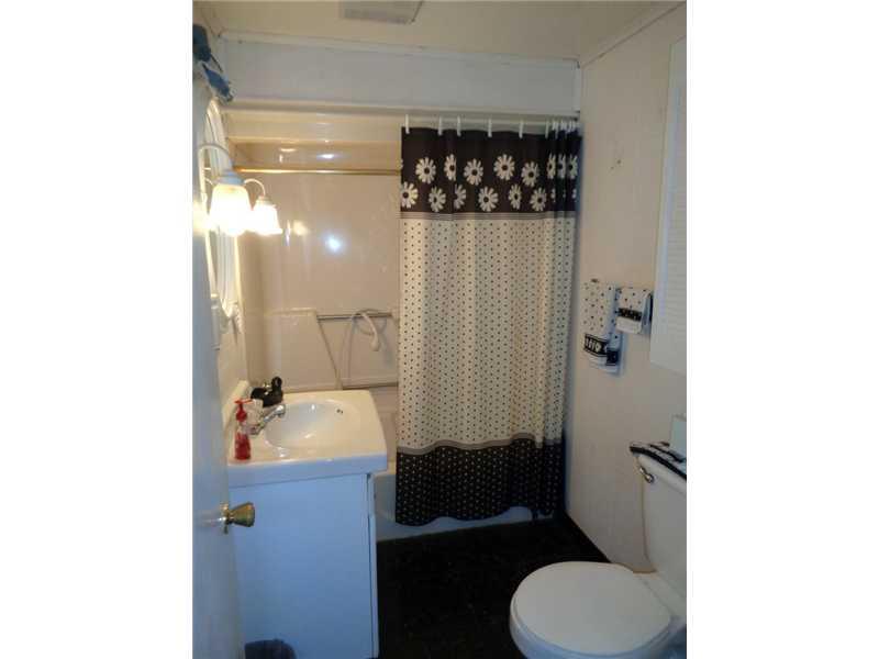 312 Mercer Road Greenville, PA 16125 - Photo 9 of 16 Full Bath.