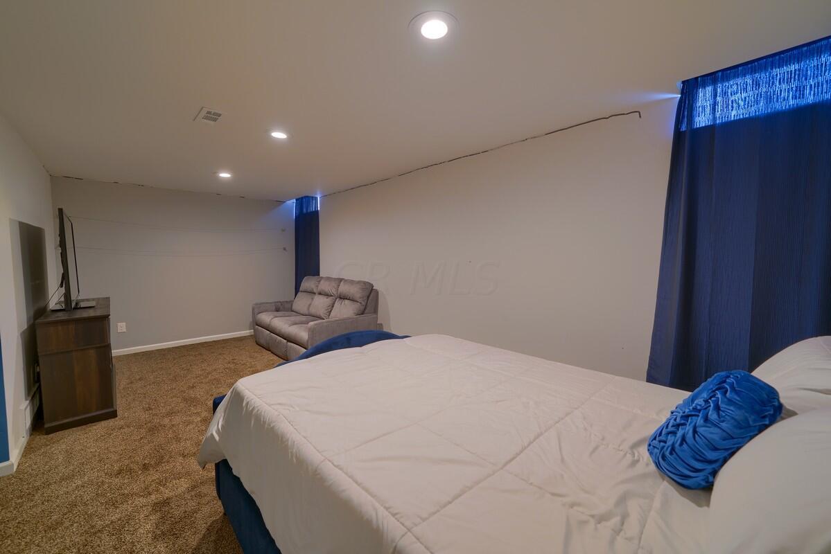 2139 Sandston Road Columbus, OH 43220 - Photo 36 of 49