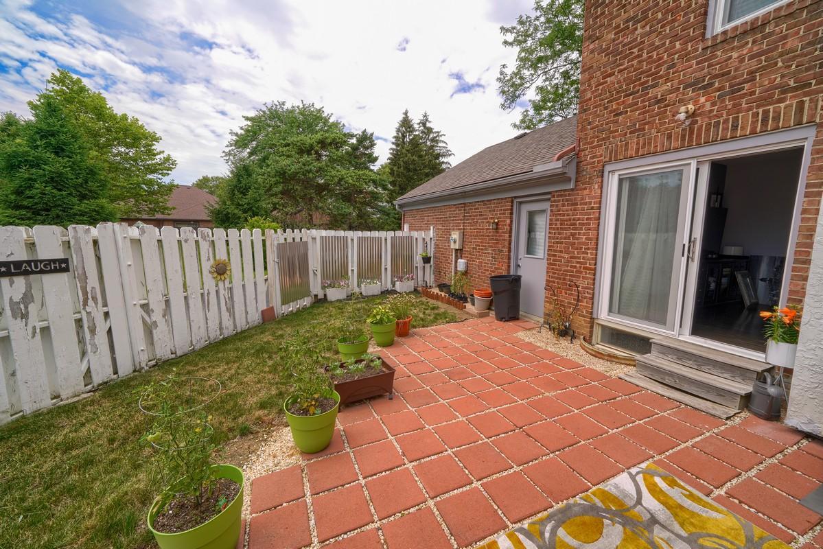2139 Sandston Road Columbus, OH 43220 - Photo 45 of 49