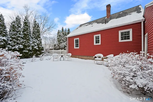 $289,000 | 164 St John Street, Manchester, CT 06040