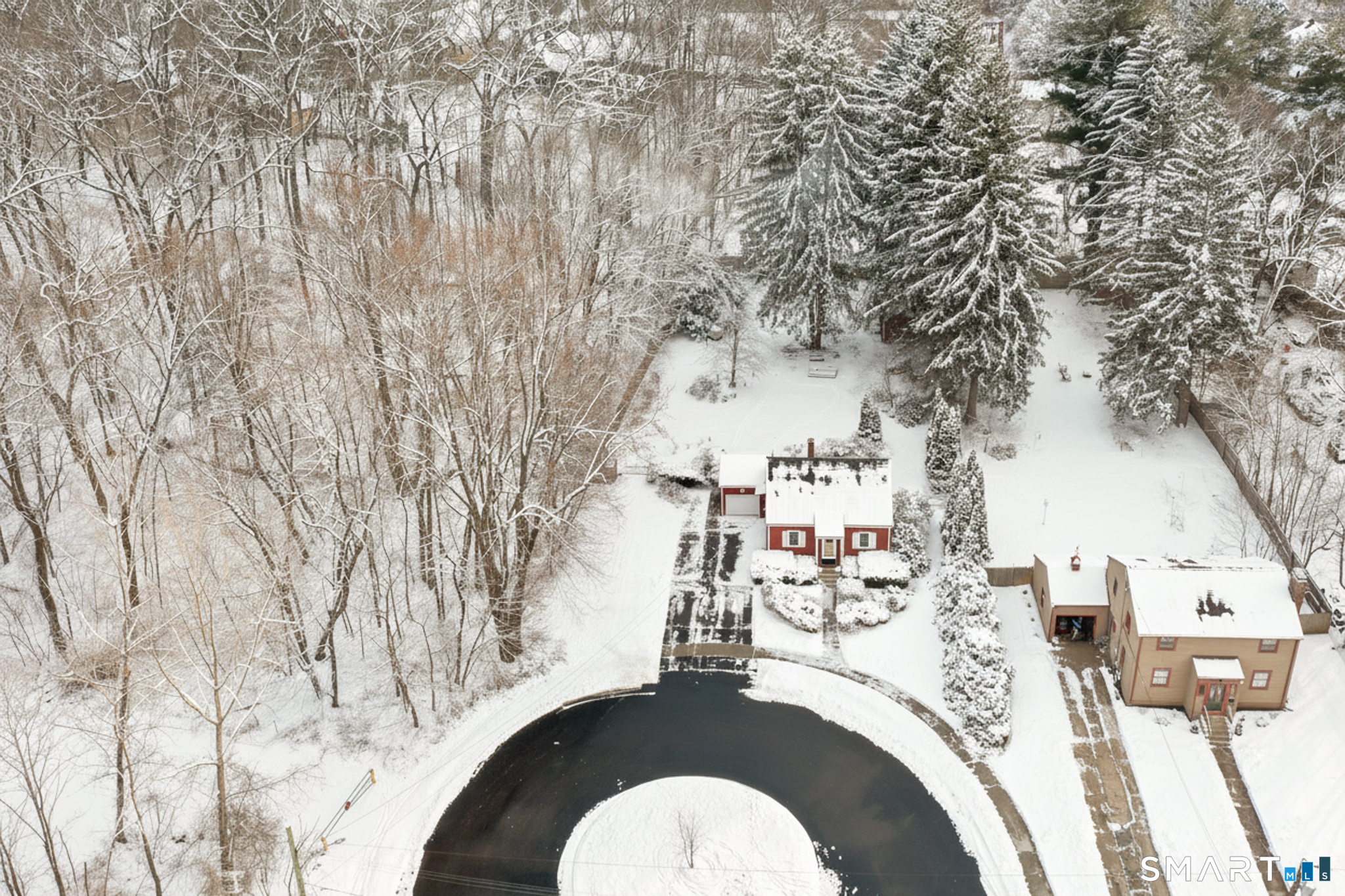 164 St John Street Manchester, CT 06040 - Photo 33 of 34 Aerial view to show the privacy that surrounds this home.