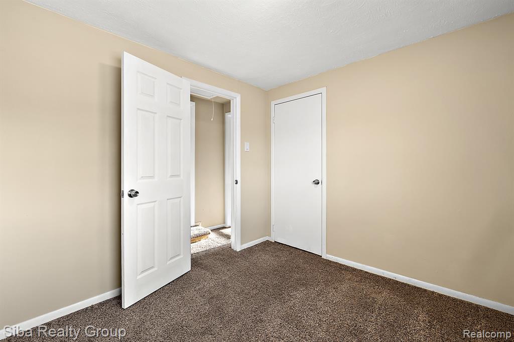 5271 Wayne Road White Lake, MI 48383 - Photo 42 of 44