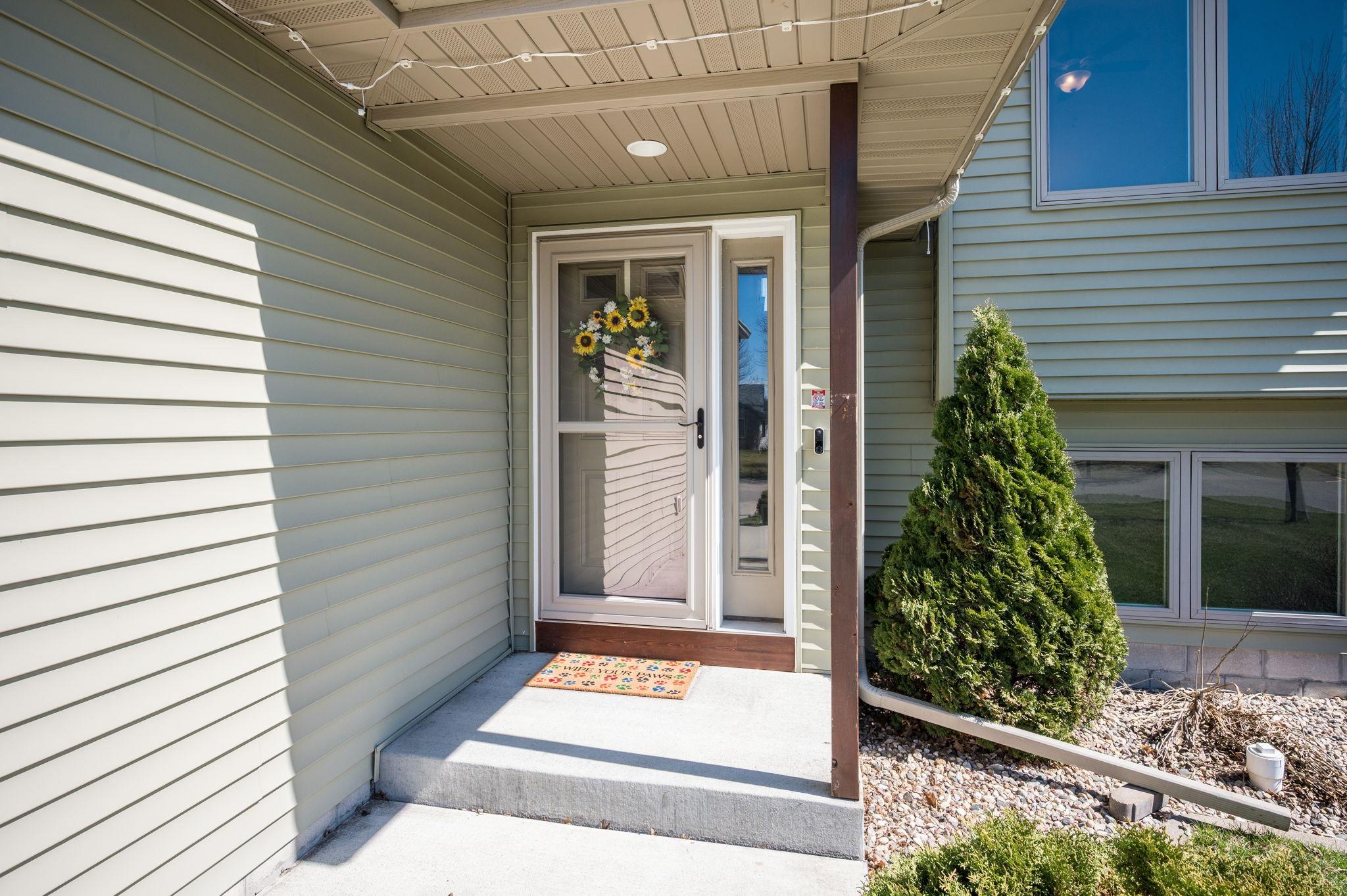 403 Perry Street Eagle Lake, MN 56024 - Photo 2 of 40