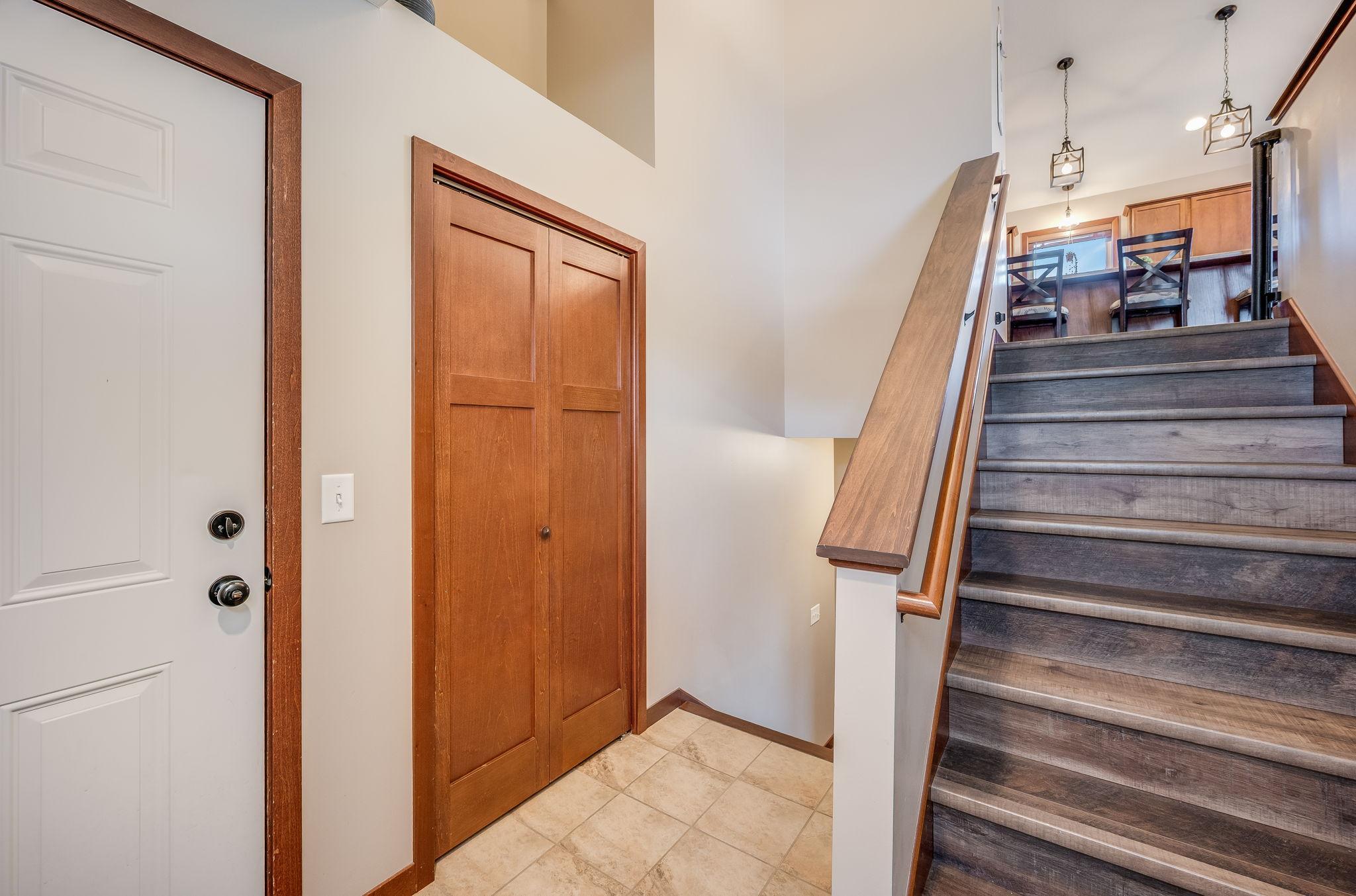 403 Perry Street Eagle Lake, MN 56024 - Photo 4 of 40